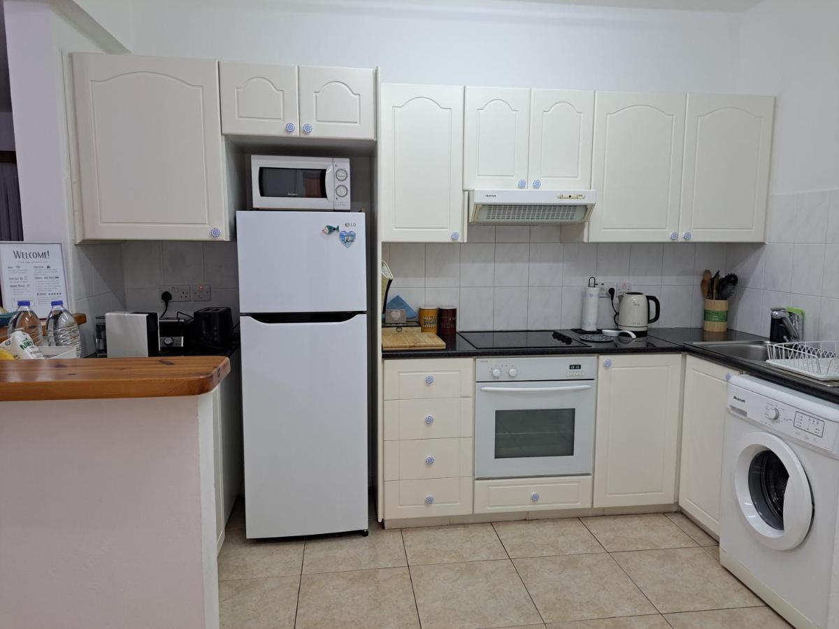 Paradise Gardens II Anastasia Apartment Paphos ภายนอก รูปภาพ